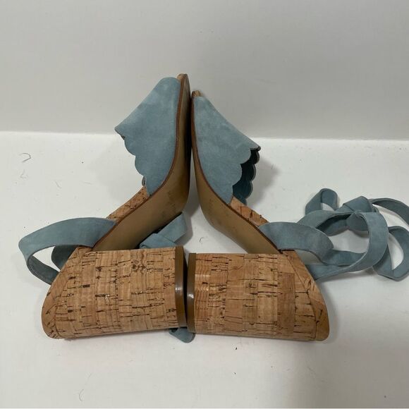 Marc Fisher Suede Blue Scalloped Bow Heels - Picture 4 of 7